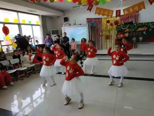 用我们的歌声迎接2020 湖滨小学举行 童心向党 歌声嘹亮 班班唱元旦联欢会活动