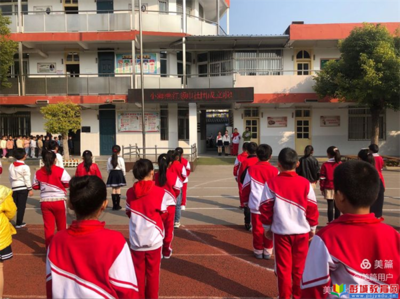 小海燕红领巾社团成立啦--徐州市湖滨中心小学关工委活动掠影